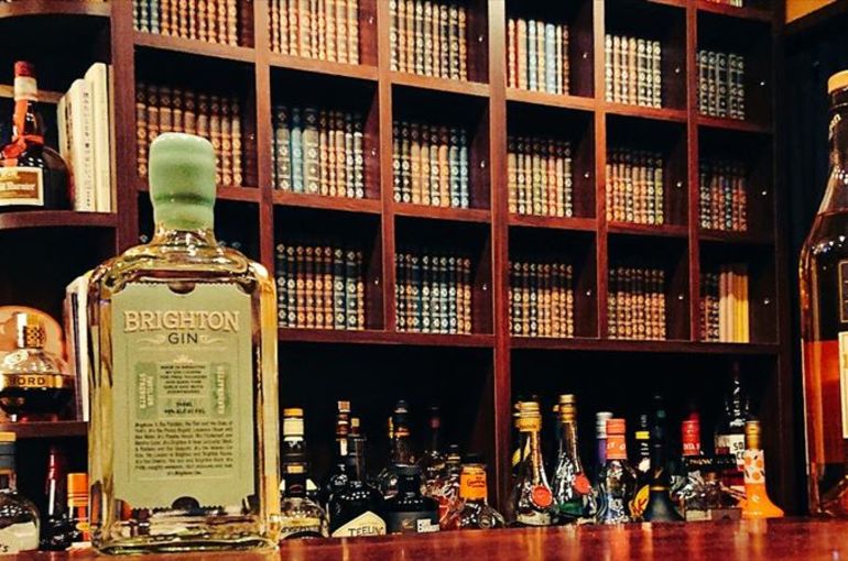 Brighton Gin 上野でバーをお探しなら【Bar Bookshelff】