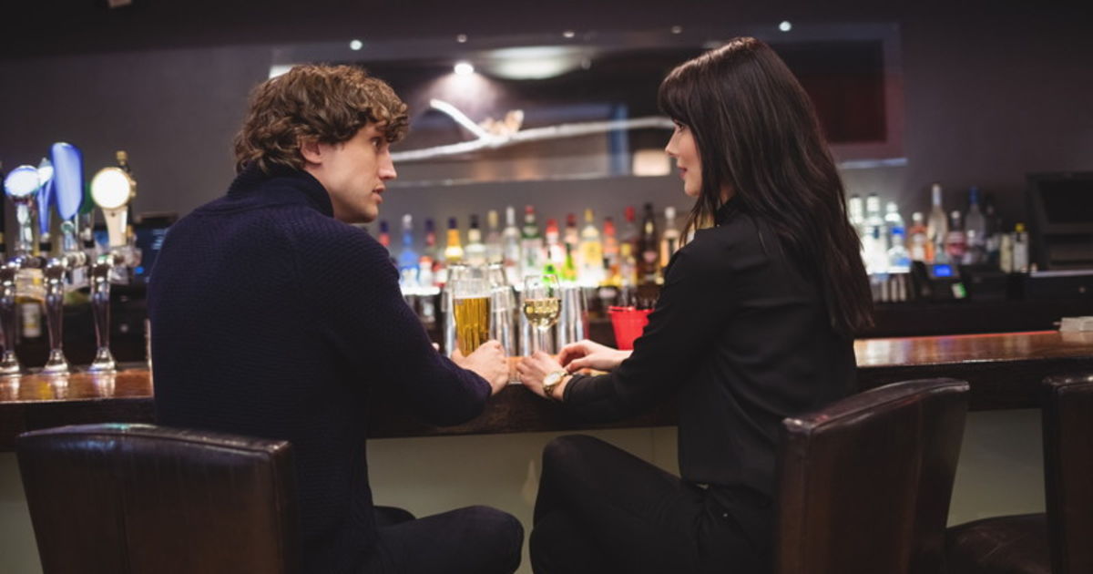 デートでバーに行くメリットをご紹介 コラム 上野でバーをお探しなら【Bar Bookshelff】